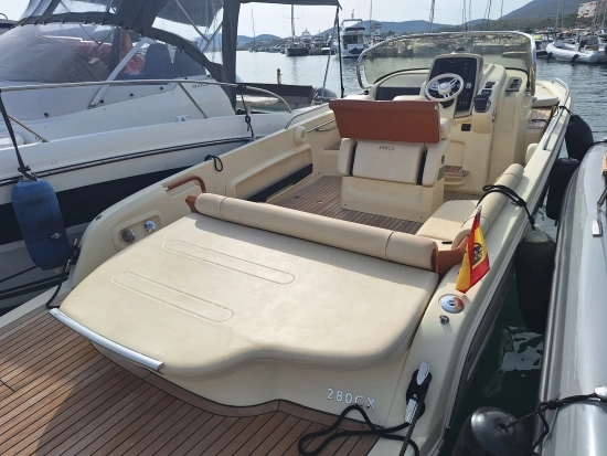 Invictus Yacht 280 CX usata in vendita