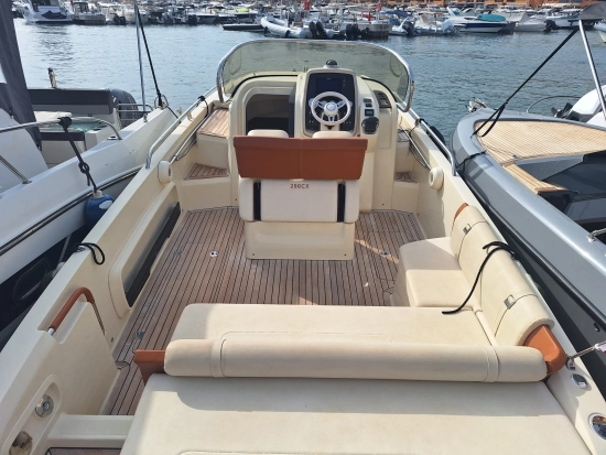 Invictus Yacht 280 CX usata in vendita