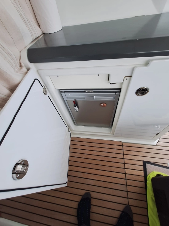 Jeanneau LEADER 36 SPORTOP usado à venda