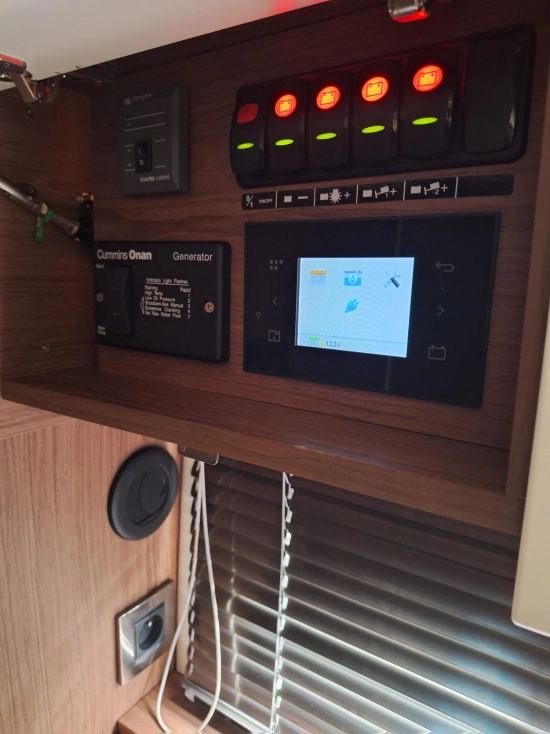Jeanneau LEADER 36 SPORTOP usado à venda