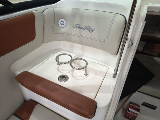 Sea Ray Sun Sport 240 usata in vendita