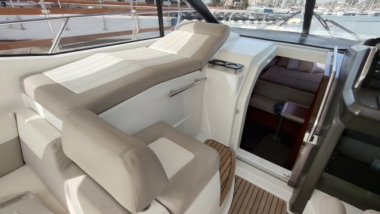 Jeanneau LEADER 36 SPORTOP usado à venda