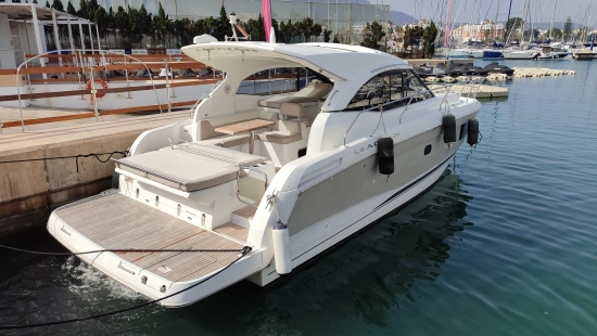 Jeanneau LEADER 36 SPORTOP usado à venda