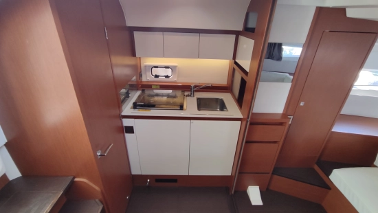 Jeanneau LEADER 36 SPORTOP usado à venda