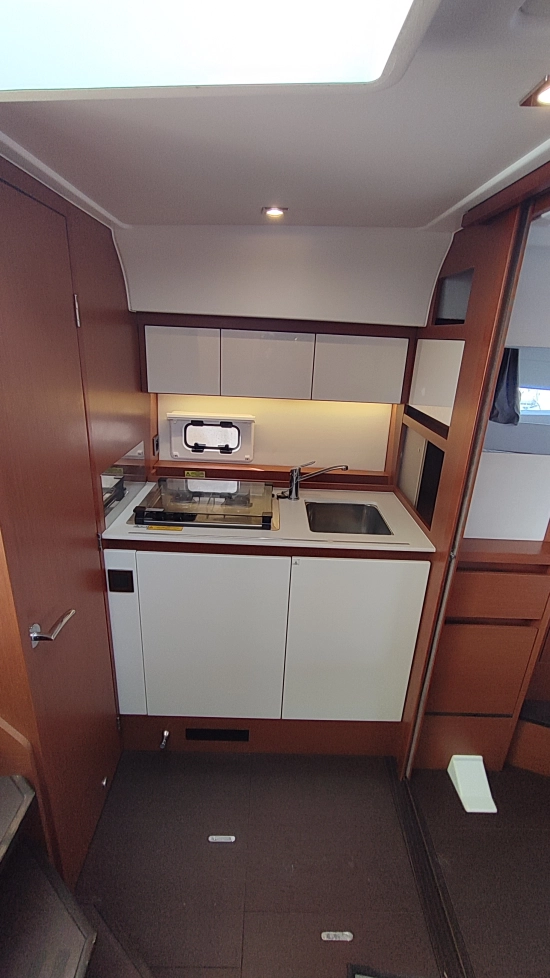 Jeanneau LEADER 36 SPORTOP usado à venda