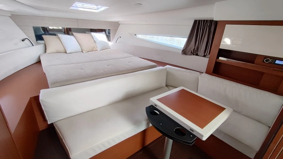 Jeanneau LEADER 36 SPORTOP usado à venda