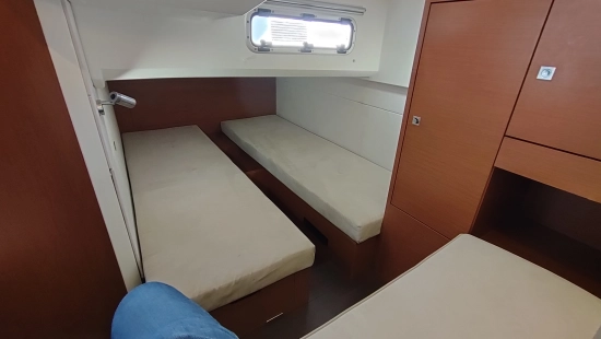 Jeanneau LEADER 36 SPORTOP usado à venda