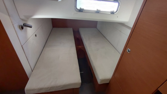 Jeanneau LEADER 36 SPORTOP usado à venda