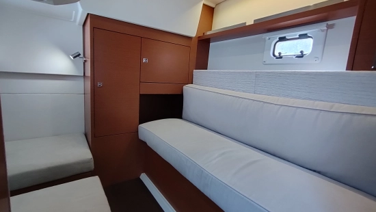 Jeanneau LEADER 36 SPORTOP usado à venda