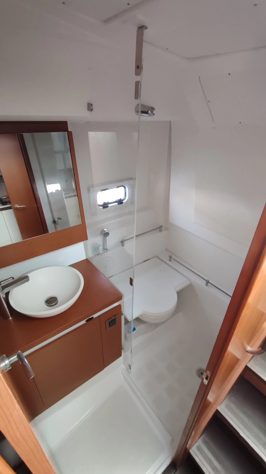 Jeanneau LEADER 36 SPORTOP usado à venda