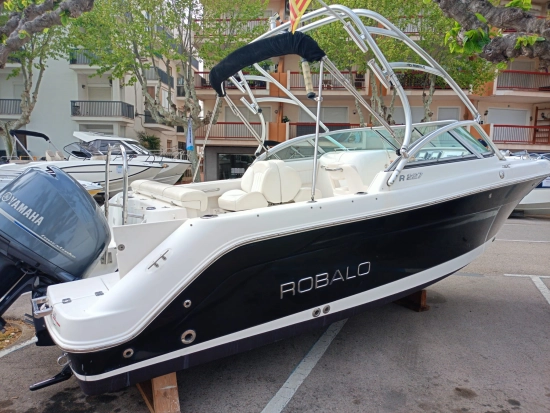 Robalo 227 DC usado à venda