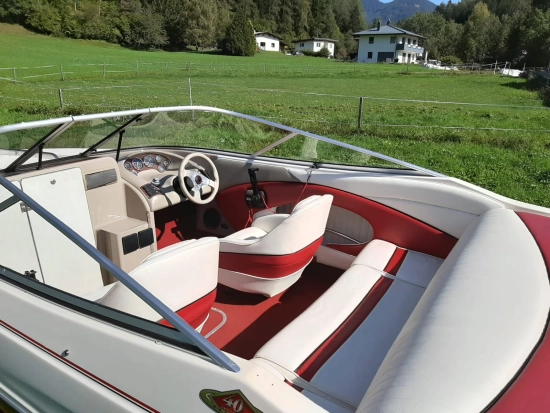 Bayliner Capri 185SS usado à venda