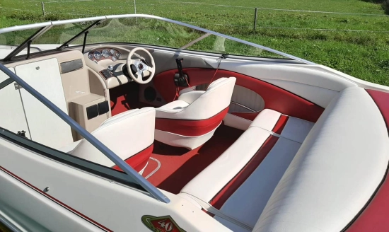 Bayliner Capri 185SS usado à venda