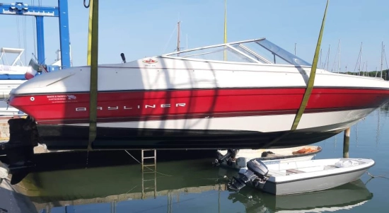 Bayliner Capri 185SS usado à venda