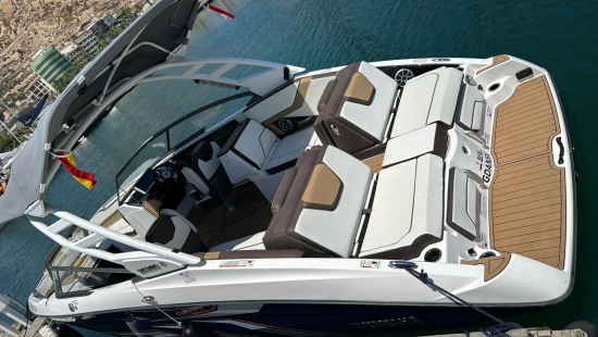 Yamaha 747SD usata in vendita