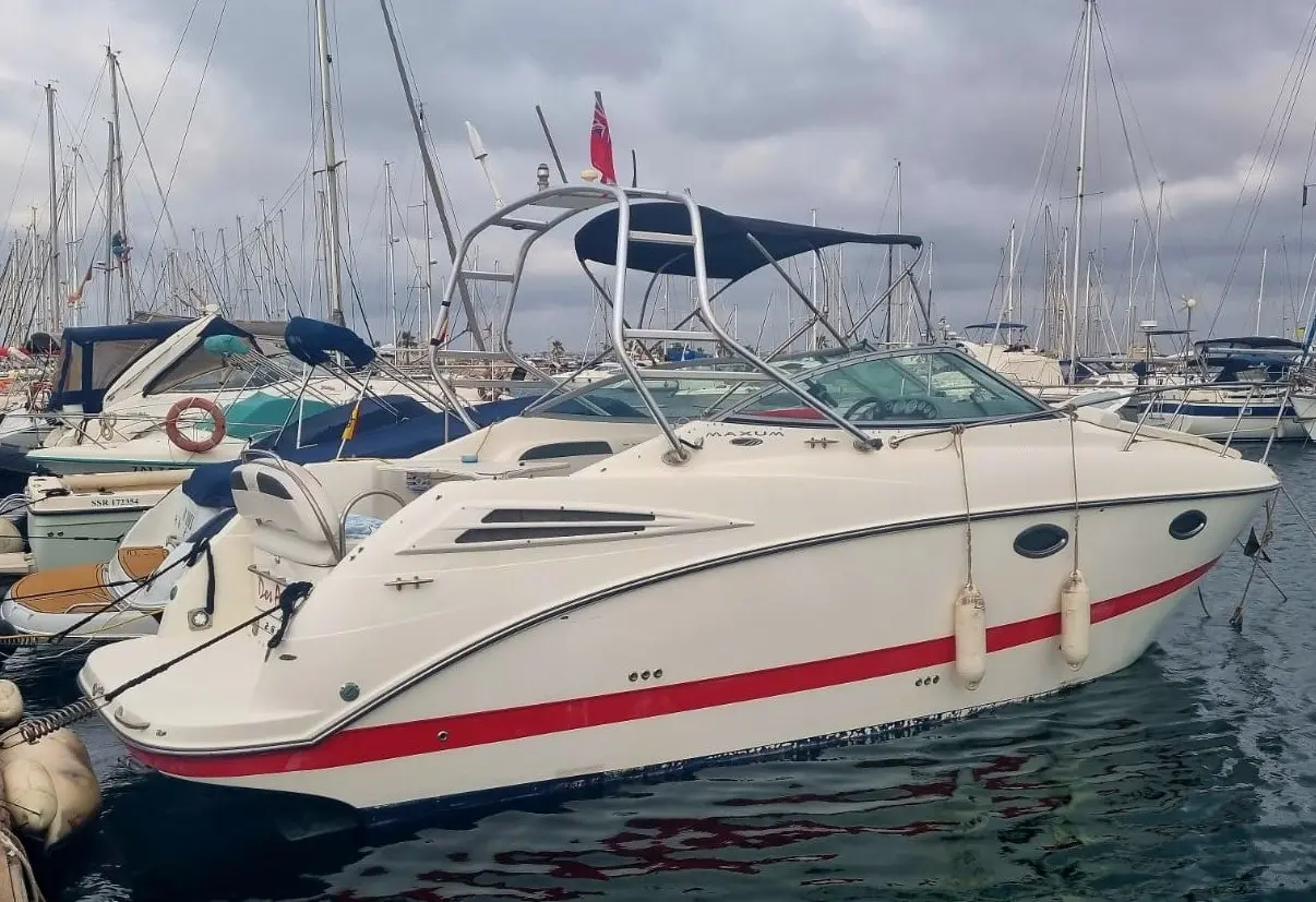 Maxum 2600 Se usado à venda