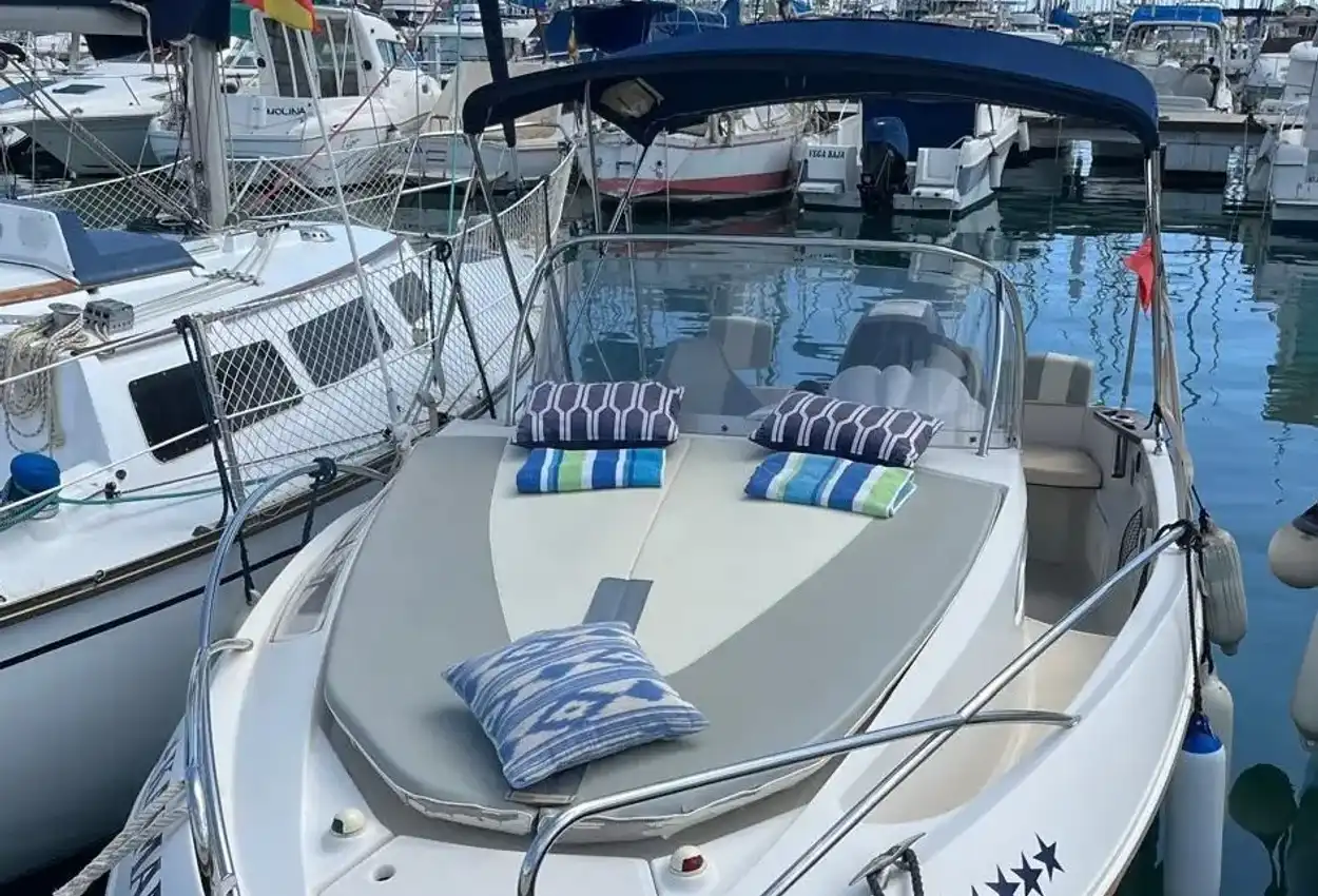 Quicksilver Commander 635 WA usado à venda