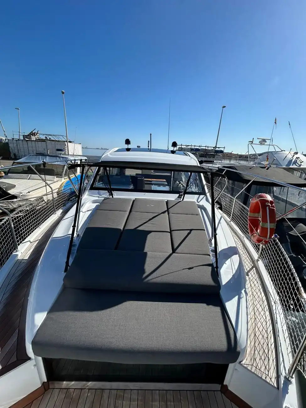 Sealine C390V usata in vendita