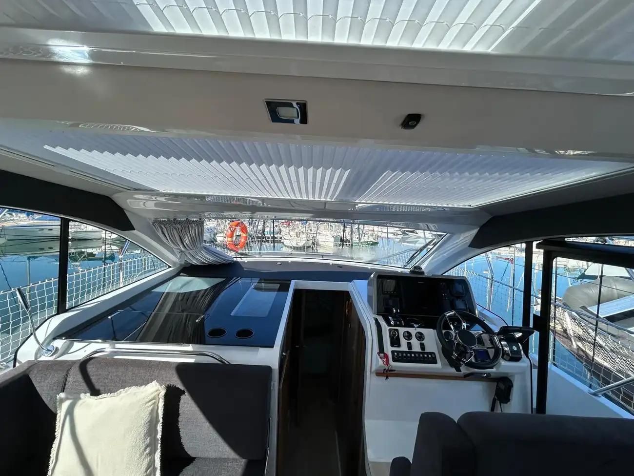 Sealine C390V usata in vendita