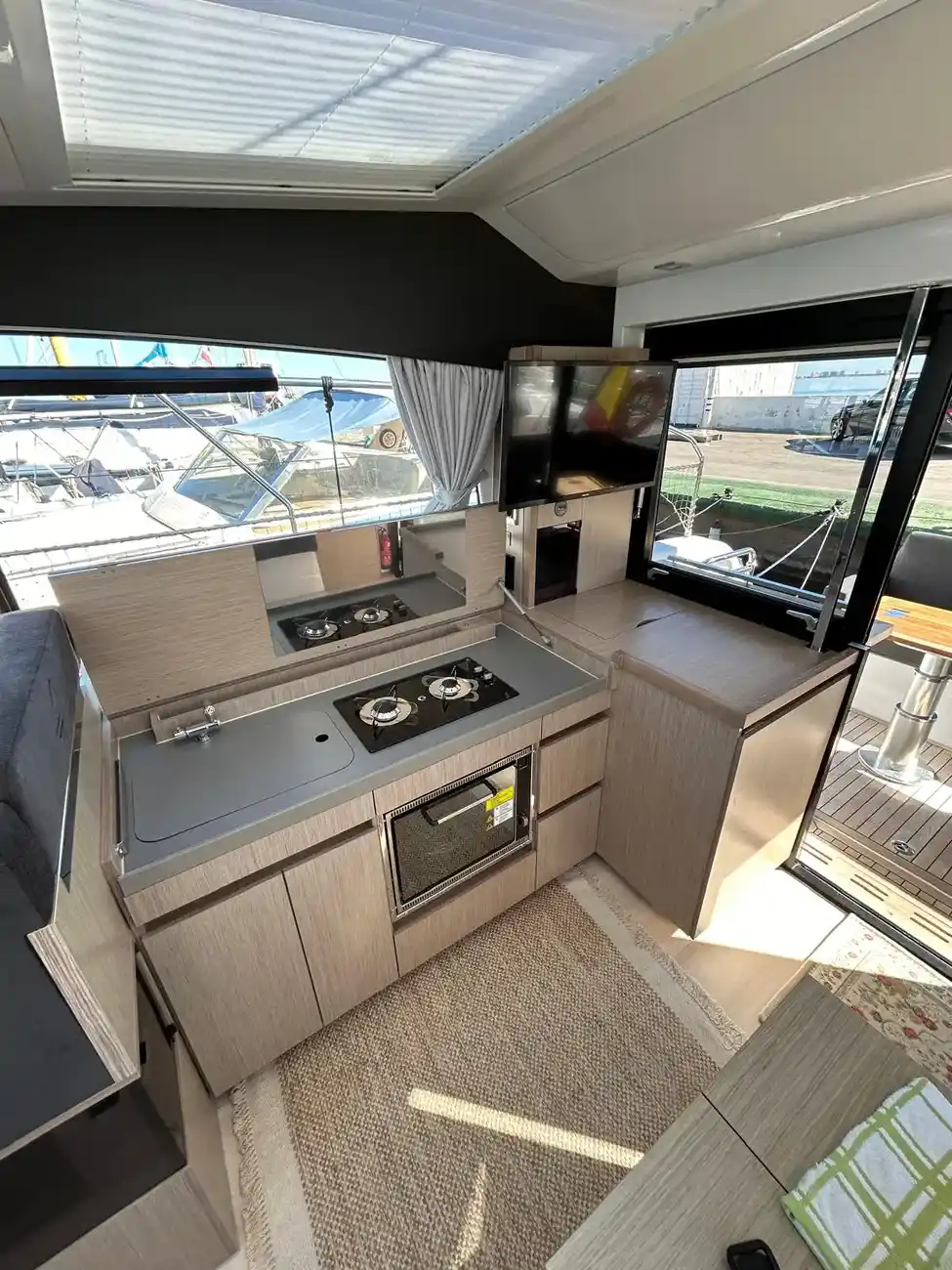 Sealine C390V usata in vendita