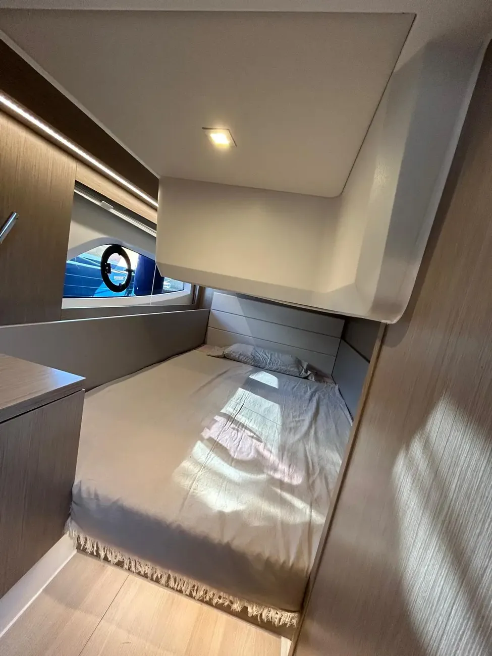 Sealine C390V usata in vendita