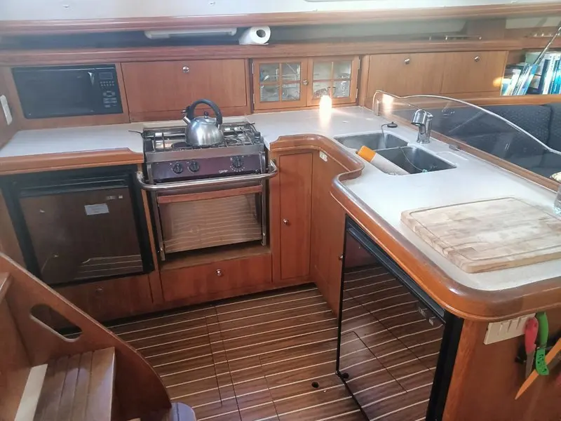 Hunter 44 AC usata in vendita