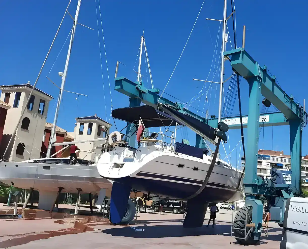 Hunter 44 AC usata in vendita