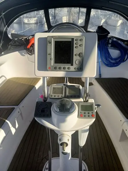 Hunter 44 AC usata in vendita