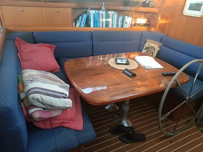 Hunter 44 AC usata in vendita