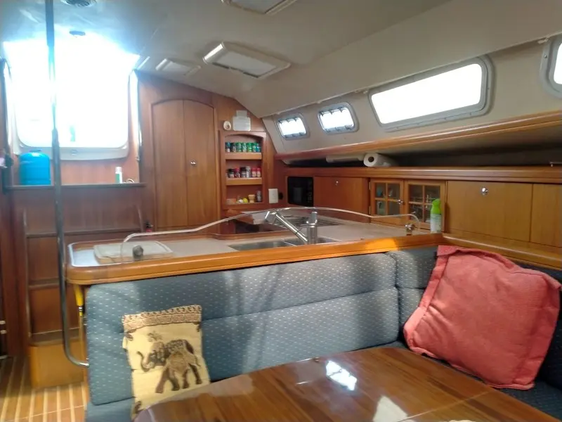 Hunter 44 AC usata in vendita
