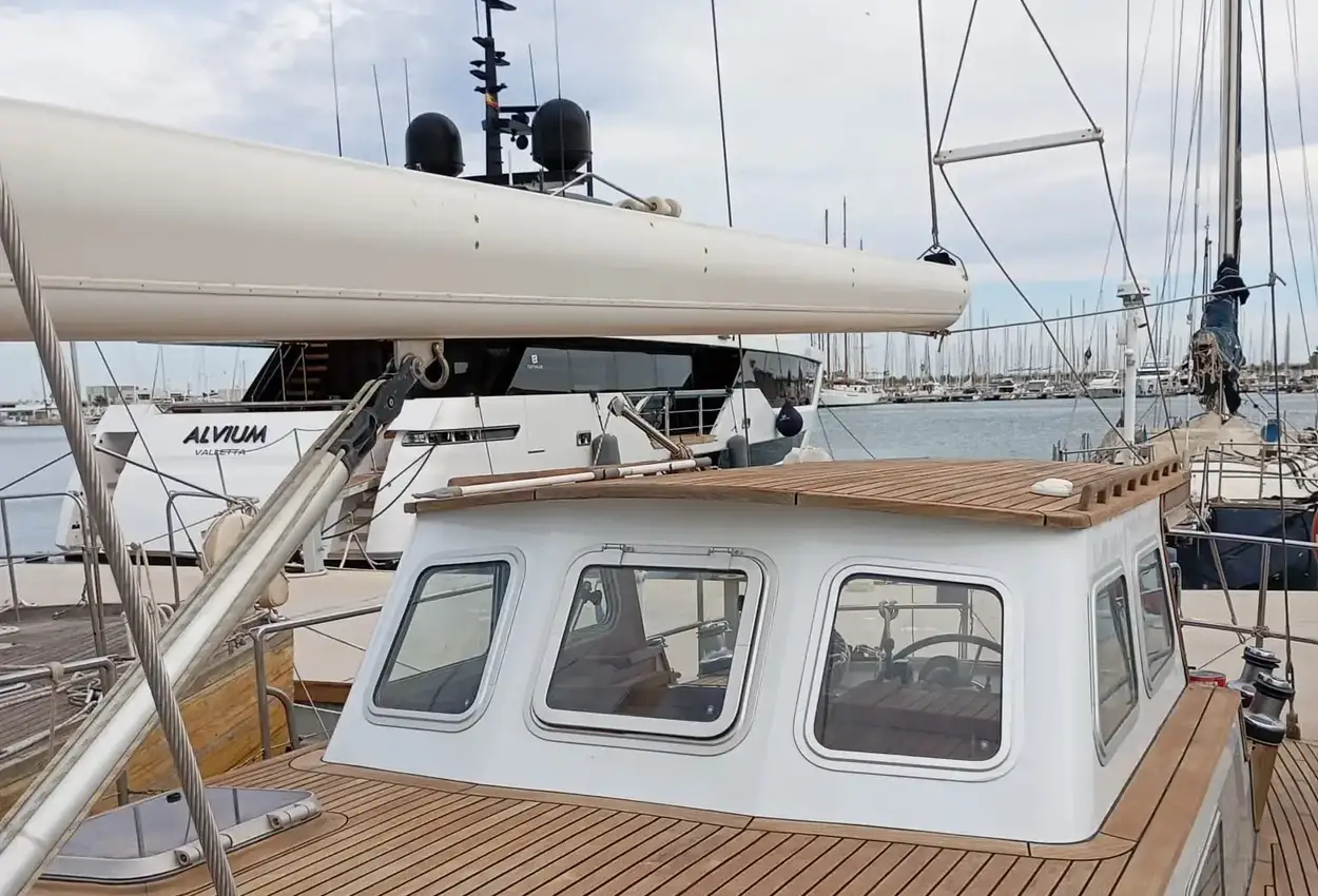 Custom Line Steel Pilothouse usata in vendita