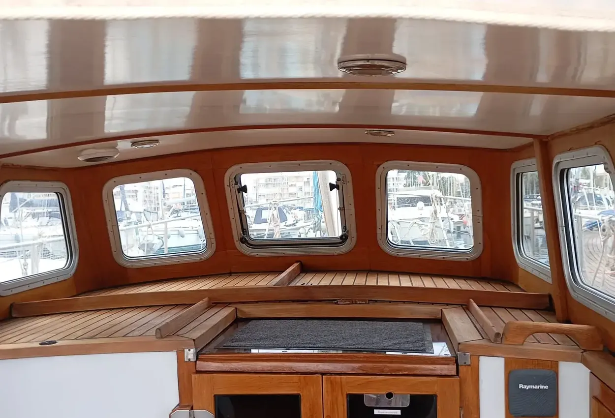 Custom Line Steel Pilothouse usata in vendita