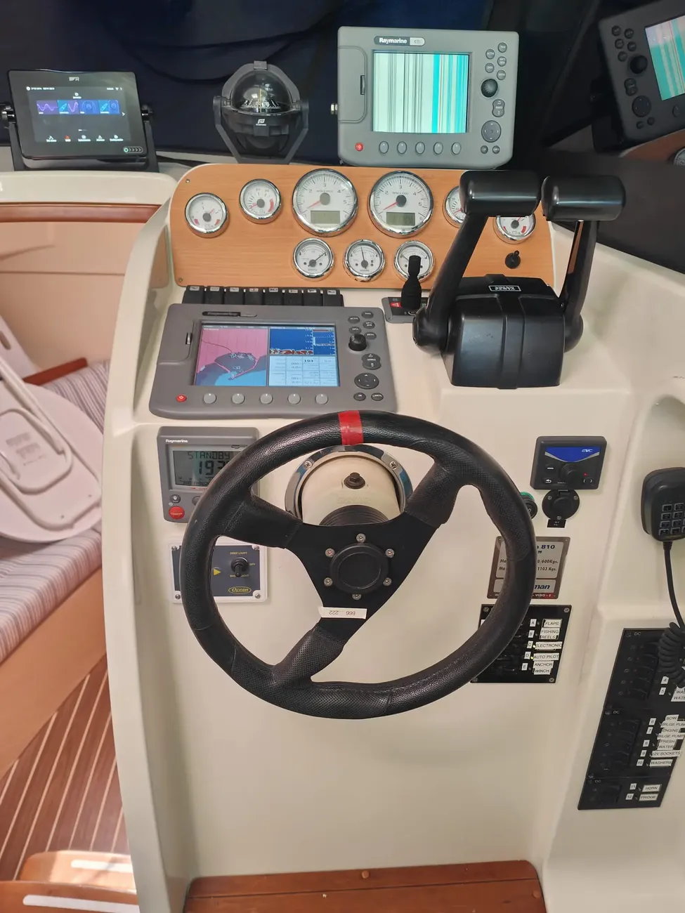 Rodman R 810 usado à venda