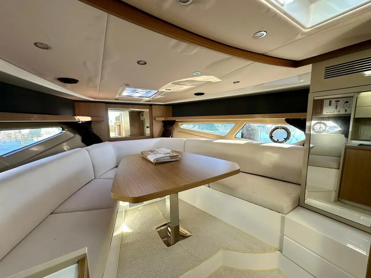 Azimut Atlantis 34 usata in vendita