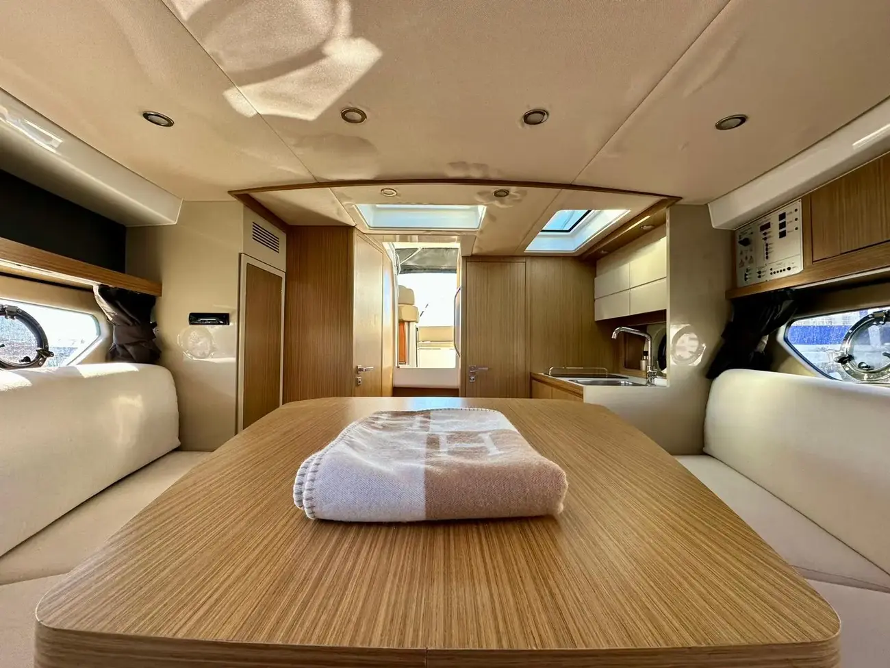 Azimut Atlantis 34 usata in vendita