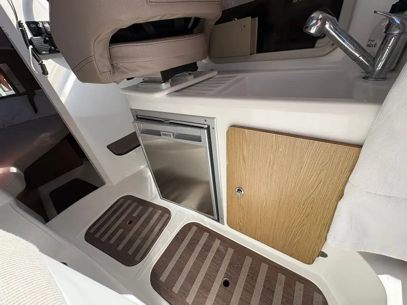 Beneteau Antares 7.80 usado à venda