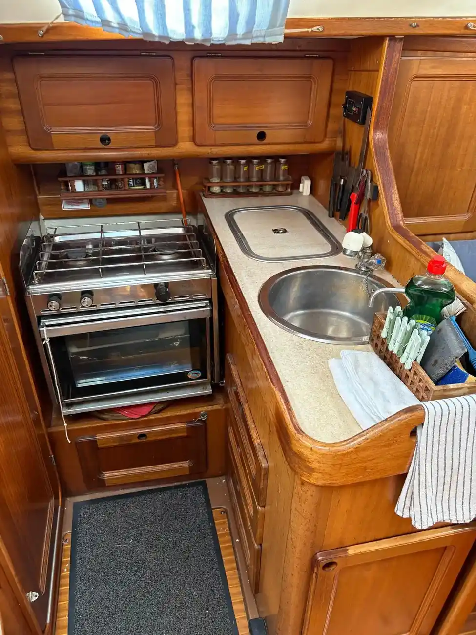 Bavaria Yachts 320 SL usado à venda