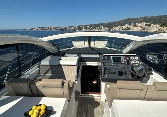 Sealine SC 42i usado à venda