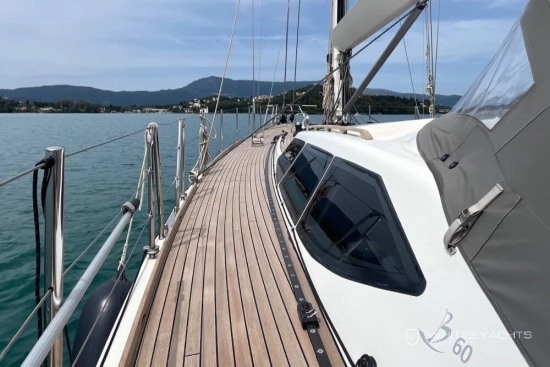 Custom B60 Pilothouse usado à venda