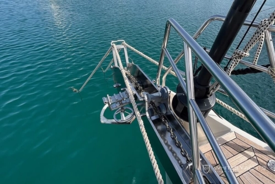 Custom B60 Pilothouse usado à venda