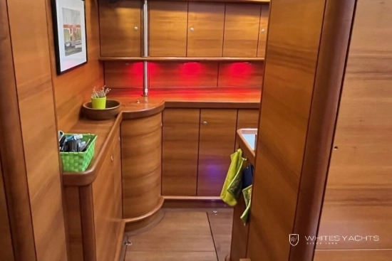 Custom B60 Pilothouse usado à venda