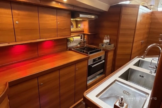 Custom B60 Pilothouse usado à venda