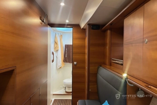 Custom B60 Pilothouse usado à venda