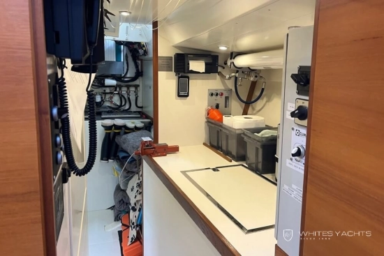 Custom B60 Pilothouse usado à venda