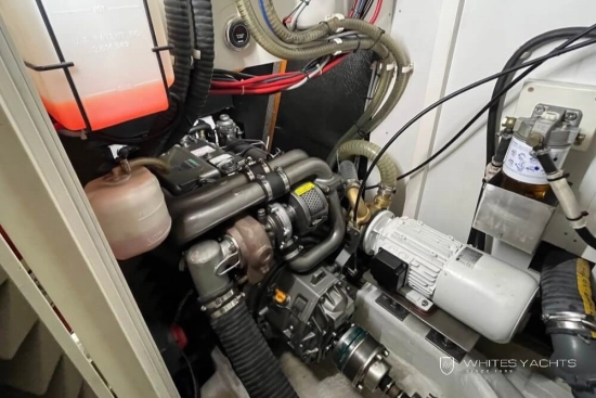 Custom B60 Pilothouse usado à venda