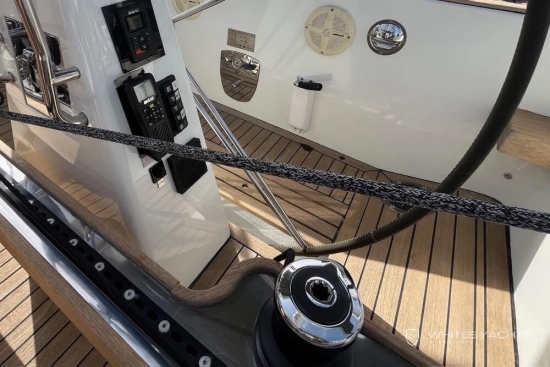 Custom B60 Pilothouse usado à venda