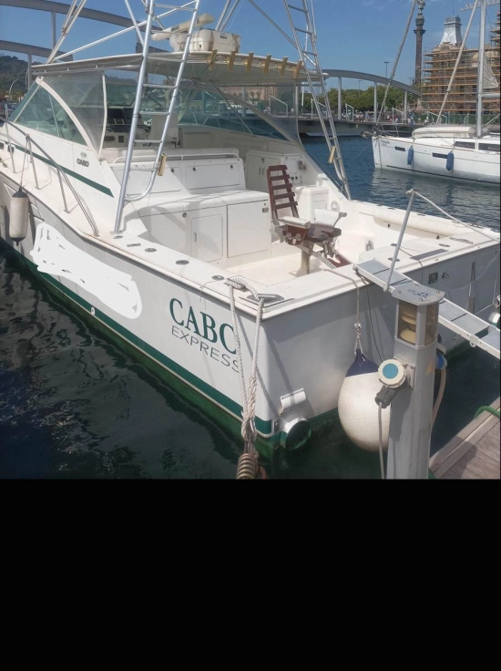 Cabo Yachts 45 Express usado à venda