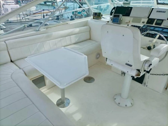 Cabo Yachts 45 Express usado à venda