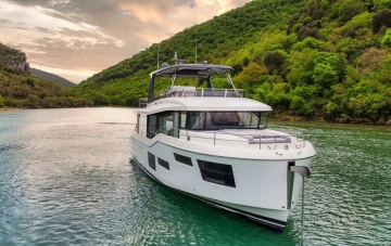 Beneteau GRAND TRAWLER 63 novos à venda