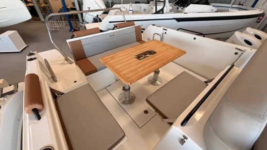Beneteau Flyer 9 Spacedeck novos à venda